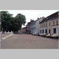 105-1578 Suedseite Marktplatz im Sommer 1997.jpg